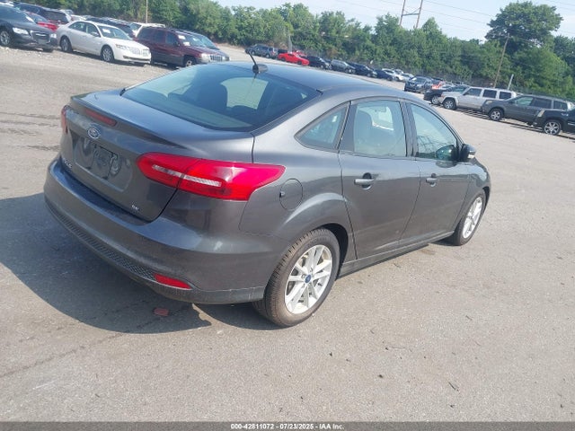 Ford 2016 2016 1FADP3F25GL381396 Image 4