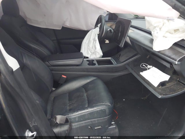 2024 TESLA MODEL Y 7SAYGDED5RF046877 Photo 4