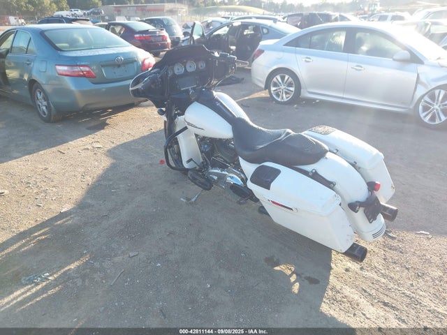 Harley-Davidson Street Glide Special 2017 1HD1KRC13HB630102 Image 3