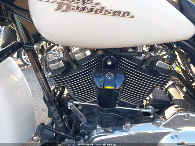 Harley-Davidson Street Glide Special 2017 1HD1KRC13HB630102 Image 9