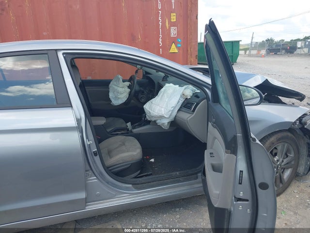 Hyundai Elantra 2017 5NPD84LF3HH145226 Image 5