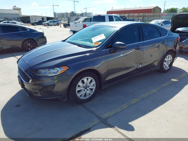 Ford 2020 2020 3FA6P0G79LR198774 Image 2