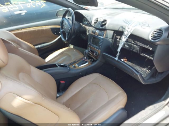 2008 MERCEDES-BENZ CLK 550 WDBTK72F78T099782 Photo 4