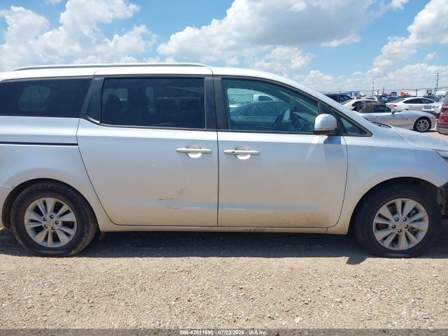 KIA Sedona 2017 KNDMB5C18H6251872 Image 13