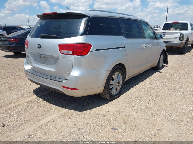 KIA Sedona 2017 KNDMB5C18H6251872 Image 4