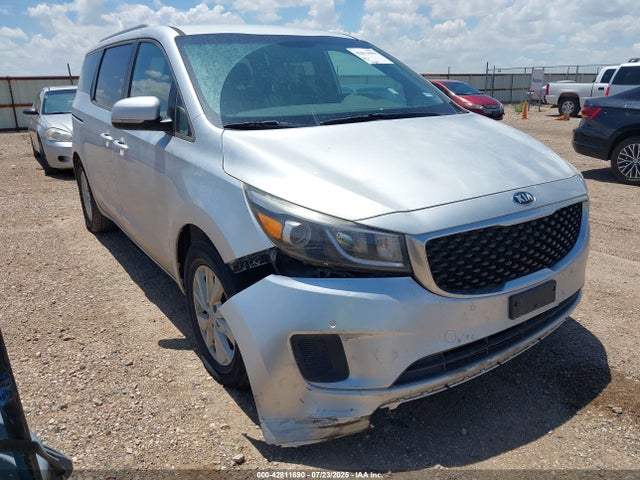 KIA Sedona 2017 KNDMB5C18H6251872 Image 6