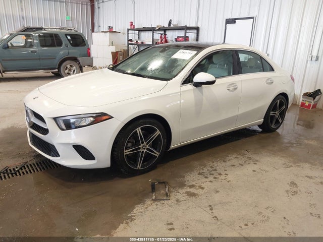 Mercedes-Benz m260 2019 WDD3G4EB5KW021278 Image 2