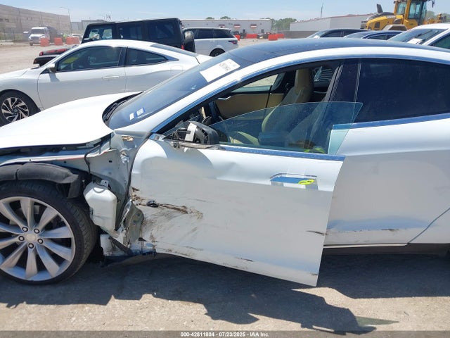 2016 TESLA MODEL S 5YJSA1E20GF131947 Photo 5