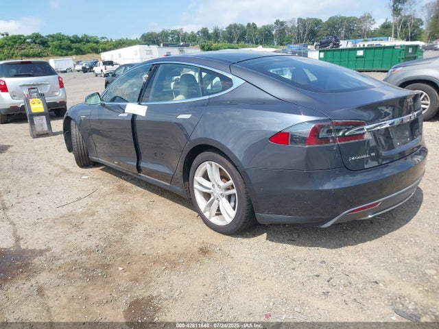 2015 TESLA MODEL S 5YJSA1E25FF104709 Photo 2