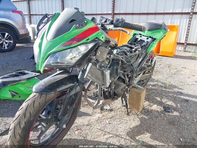 Kawasaki Ninja 300 2014 JKAEX8A15EA003995 Image 2