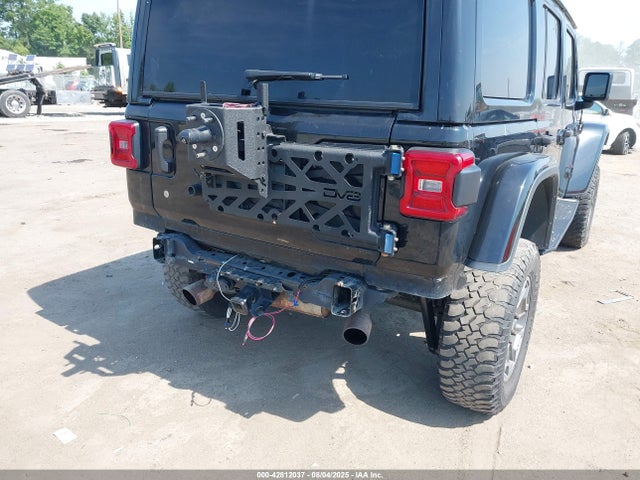 1C4HJXFG8JW238027 Jeep Wrangler