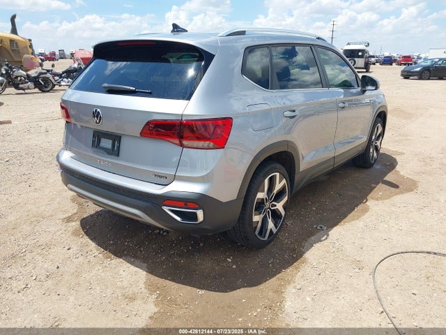 3VV2X7B22NM026925 Volkswagen tsi