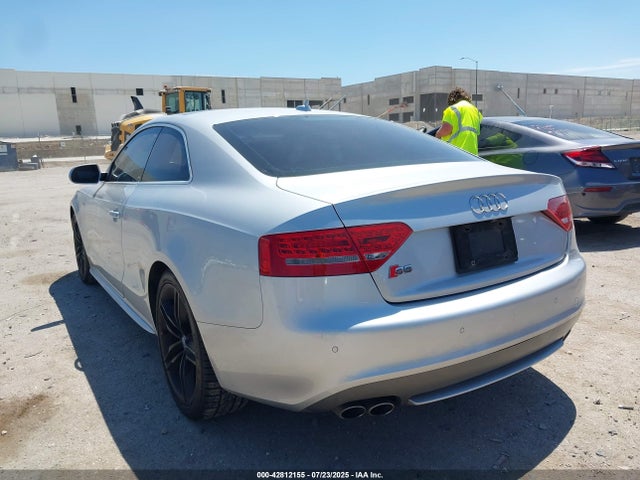 2011 AUDI S5 WAUVVAFR6BA065285 Photo 2