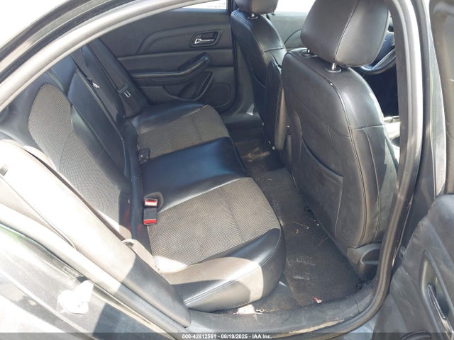Chevrolet lkw 2015 1G11D5SL6FF181357 Image 8