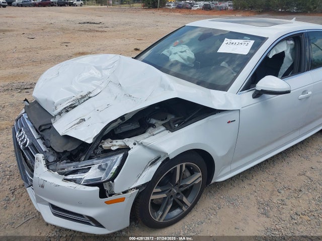 2018 AUDI A4 WAUENAF4XJN016196 Photo 1