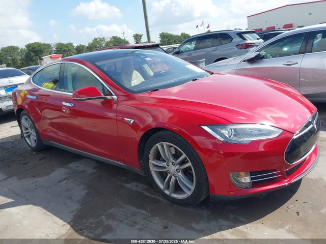 2014 TESLA MODEL S 5YJSA1S1XEFP66439 Photo 0