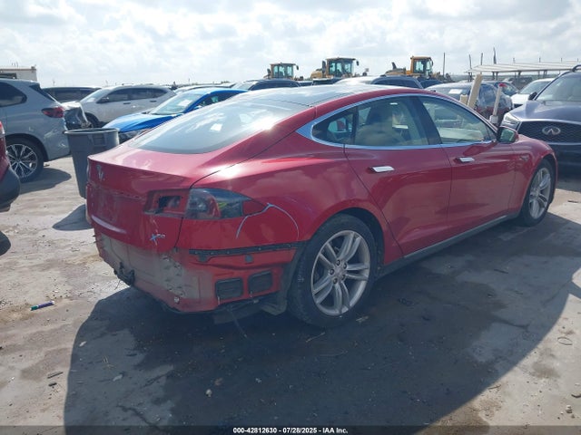 2014 TESLA MODEL S 5YJSA1S1XEFP66439 Photo 3
