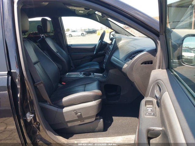 2C4RDGEG5KR718596 Dodge Grand Caravan