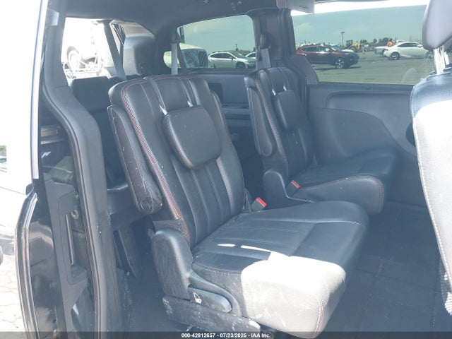 2C4RDGEG5KR718596 Dodge Grand Caravan