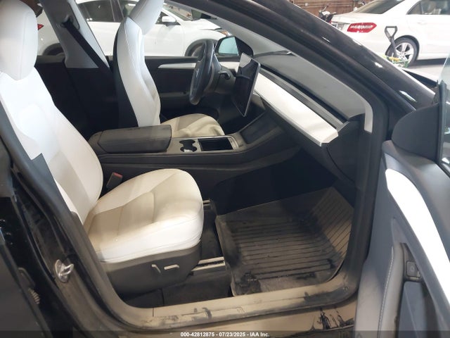 2024 TESLA MODEL Y 7SAYGDEE3RA236490 Photo 4