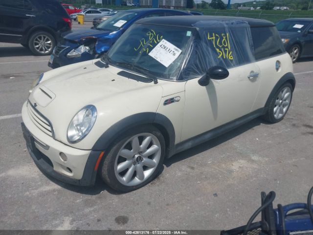2005 MINI COOPER S WMWRE33515TG97721 Photo 1