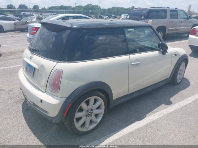 2005 MINI COOPER S WMWRE33515TG97721 Photo 3