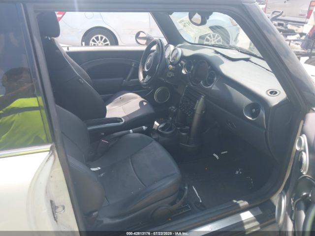 2005 MINI COOPER S WMWRE33515TG97721 Photo 4