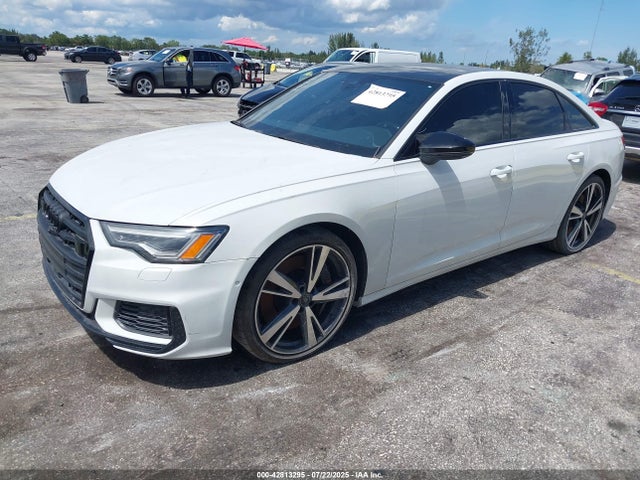 2022 AUDI S6 WAUDFBF22NN020181 Photo 1