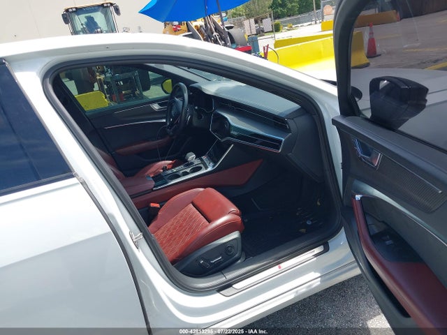 2022 AUDI S6 WAUDFBF22NN020181 Photo 4