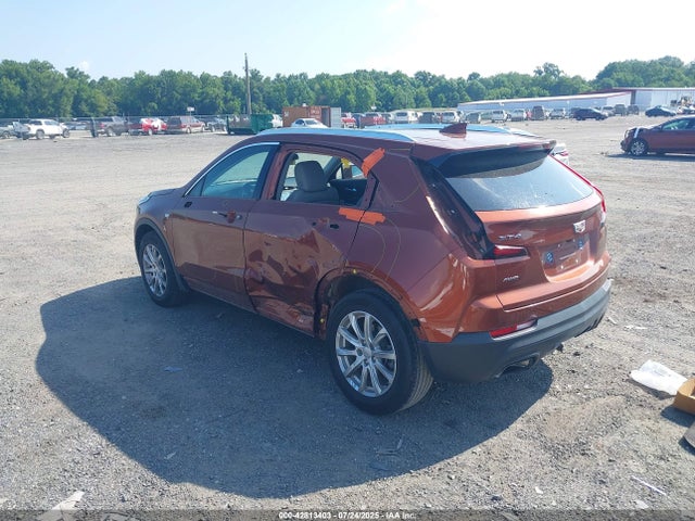 2019 CADILLAC XT4 1GYFZBR49KF107432 Photo 2