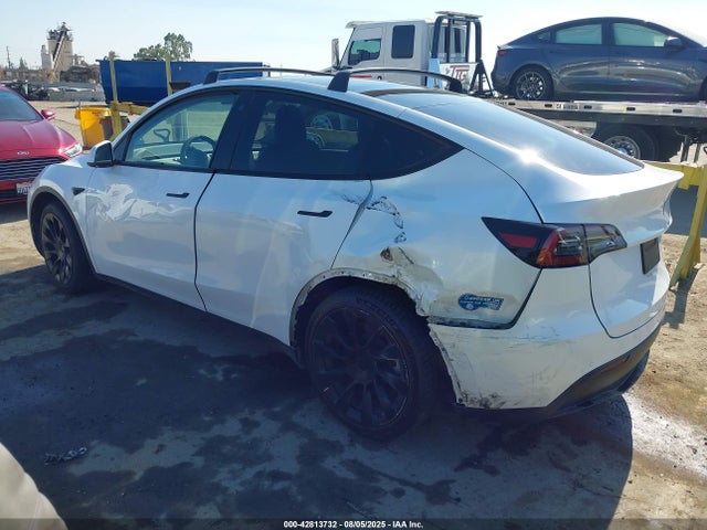 2021 TESLA MODEL Y 5YJYGDEE9MF214695 Photo 2