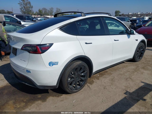 2021 TESLA MODEL Y 5YJYGDEE9MF214695 Photo 3