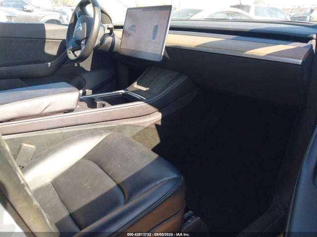 2021 TESLA MODEL Y 5YJYGDEE9MF214695 Photo 4