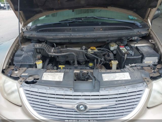 2003 CHRYSLER TOWN & COUNTRY 2C8GP74L03R215877 Photo 9