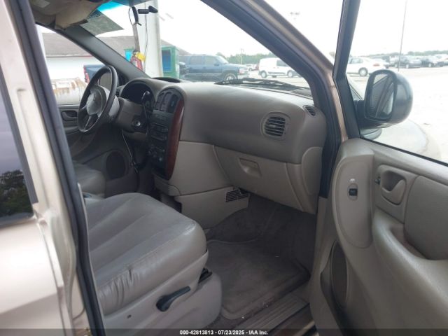 2003 CHRYSLER TOWN & COUNTRY 2C8GP74L03R215877 Photo 4