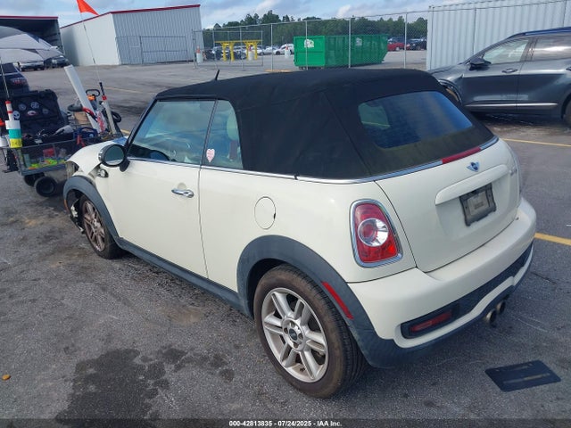 2014 MINI CONVERTIBLE WMWZP3C52ET706689 Photo 2