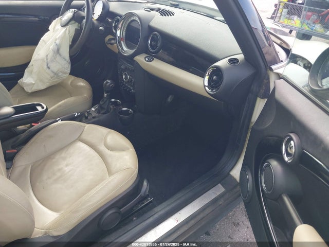 2014 MINI CONVERTIBLE WMWZP3C52ET706689 Photo 4