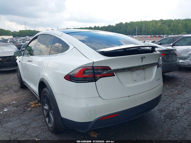 2020 TESLA MODEL X 5YJXCDE29LF297587 Photo 2