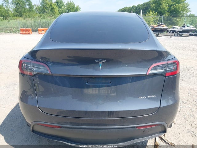 7SAYGAEE8PF878556 Tesla Model Y