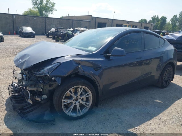 7SAYGAEE8PF878556 Tesla Model Y
