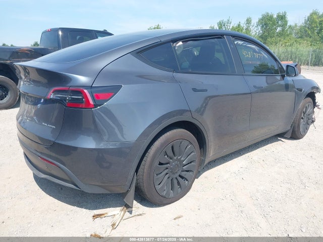 7SAYGAEE8PF878556 Tesla Model Y