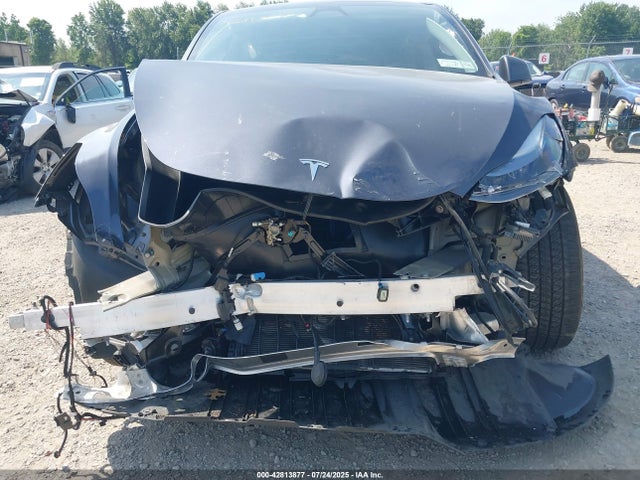7SAYGAEE8PF878556 Tesla Model Y