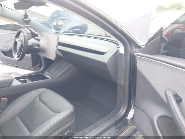 Tesla 2024 2024 5YJ3E1EA5RF728739 Image 5