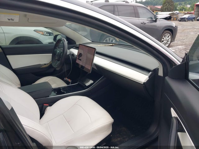 2019 TESLA MODEL 3 5YJ3E1EA6KF531021 Photo 4