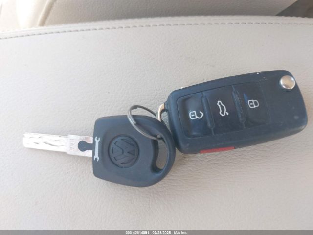 2015 VOLKSWAGEN PASSAT 1VWAS7A38FC079728 Photo 10