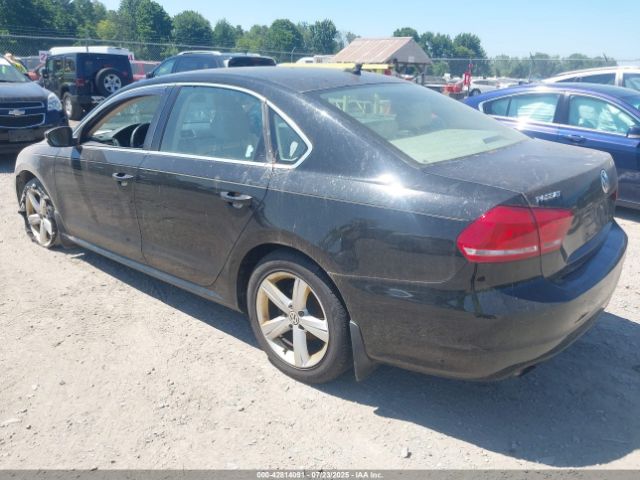 2015 VOLKSWAGEN PASSAT 1VWAS7A38FC079728 Photo 2