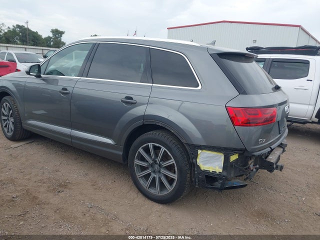 2017 AUDI Q7 WA1VAAF70HD011625 Photo 2