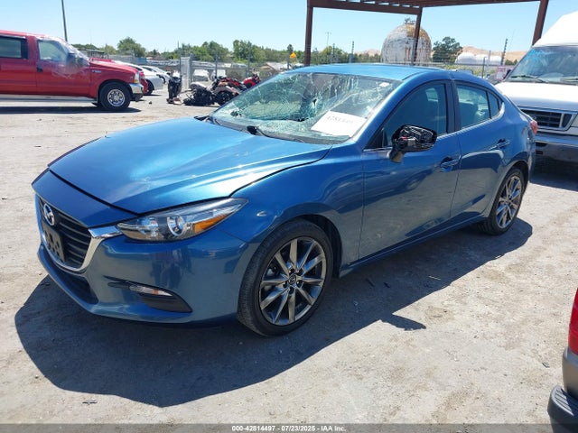 Mazda py 2018 3MZBN1V33JM204161 Image 2