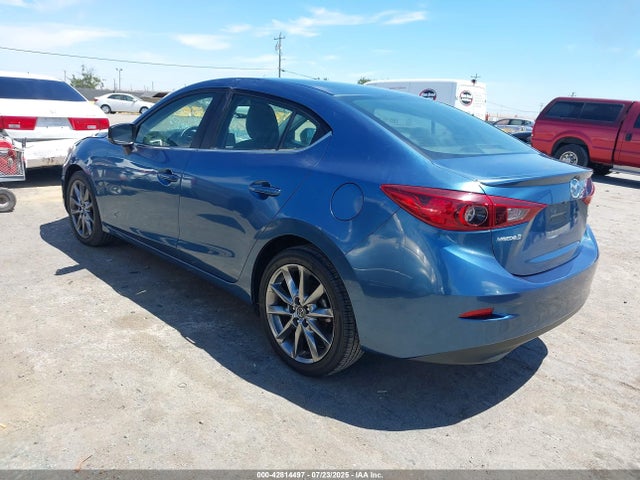 Mazda py 2018 3MZBN1V33JM204161 Image 3
