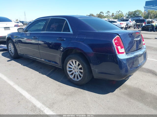 2014 CHRYSLER 300 2C3CCAAG8EH383067 Photo 2